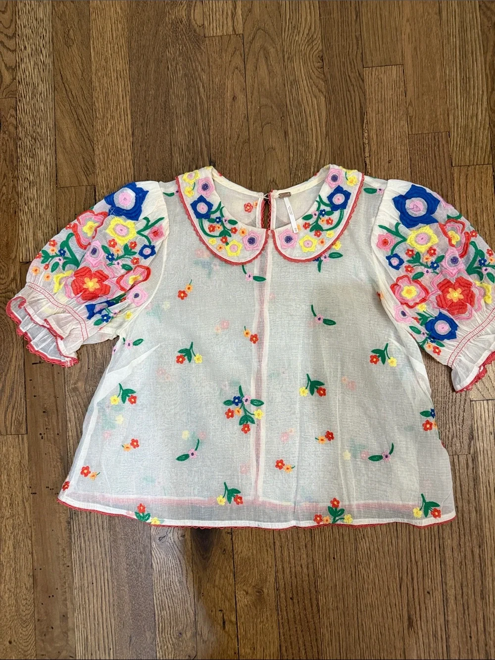 Embroidered Floral Ivory Short-Sleeve Top